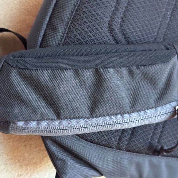 Patagonia Atom Sling Black - Picture 6 of 6